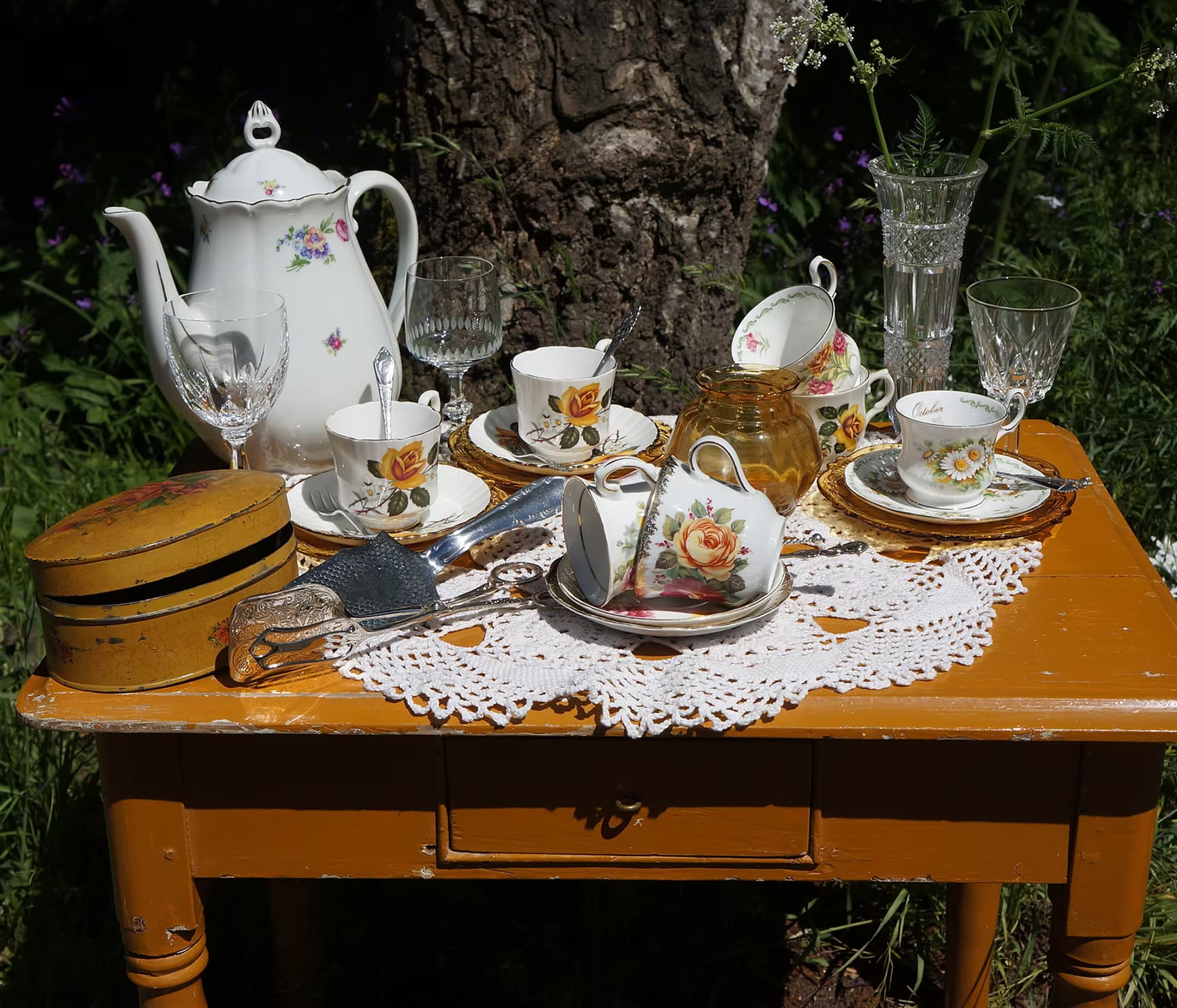 Over Servies van Toen